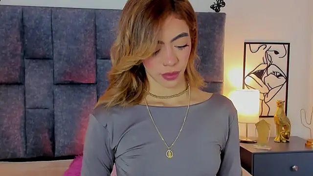 Snapshot of Violetta_Ficher chatting on 06/12/26, 02:10 Violetta Ficher online show from 06/12/26, 02:10