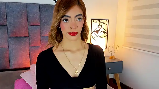 Snapshot of Violetta_Ficher chatting on 06/21/26, 02:03 Violetta Ficher online show from 06/21/26, 02:03