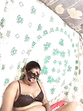 monekhan123 online show from 02/17/25, 08:04