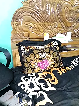 monekhan123 online show from 02/24/26, 03:54