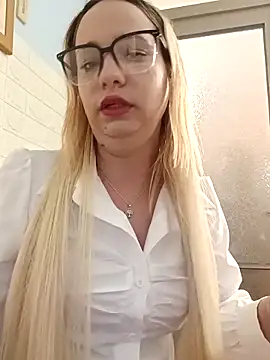 Mia RainX online show from 04/19/26, 02:11