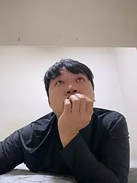 offwhite777 online show from 02/04/25, 08:46