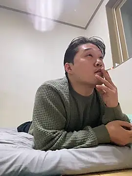 offwhite777 online show from 02/23/25, 10:28