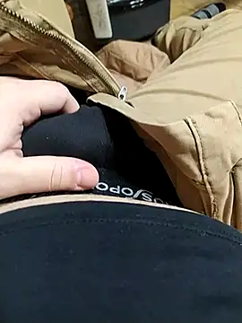 NAvoglia online show from 12/18/25, 01:44