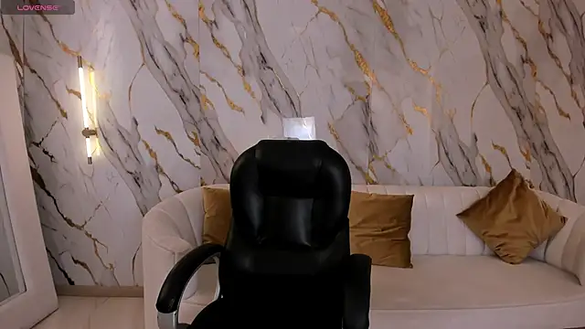 BeccaBaxter online show from 12/05/25, 12:14