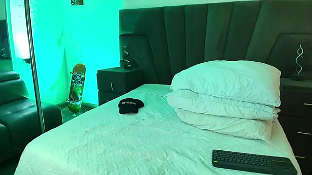 JhoanLeandro online show from 02/08/25, 04:47