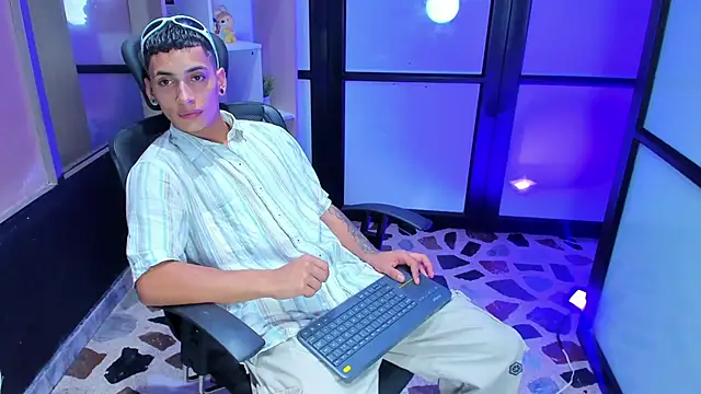 JhoanLeandro online show from 02/15/25, 04:47