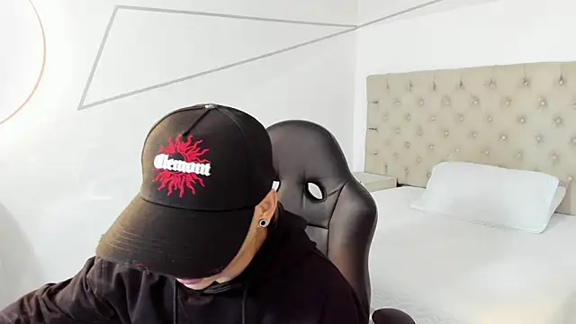 JhoanLeandro online show from 02/17/26, 04:09