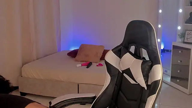 leahaltomm online show from 02/16/25, 07:05