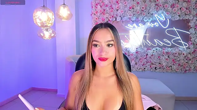 Snapshot of AmaiaHaywood chatting on 10/26/25, 11:53 AmaiaHaywood online show from 10/26/25, 11:53