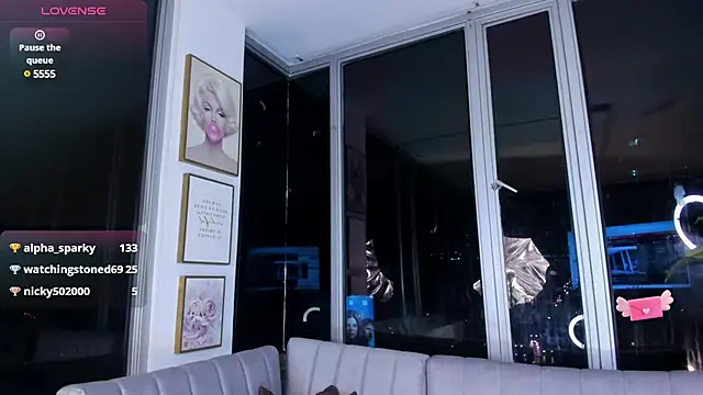 Daphne chers online show from 03/01/25, 02:04