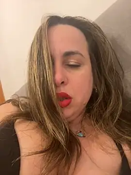 Snapshot of laarti chatting on 02/11/26, 09:20 laarti online show from 02/11/26, 09:20