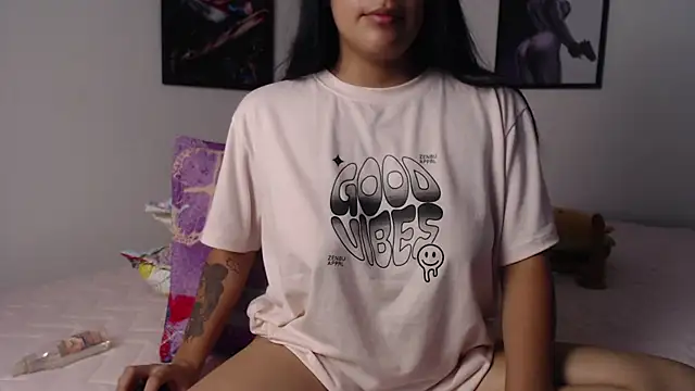 Snapshot of ariana_sweet87 chatting on 02/18/25, 11:30 ariana sweet87 online show from 02/18/25, 11:30