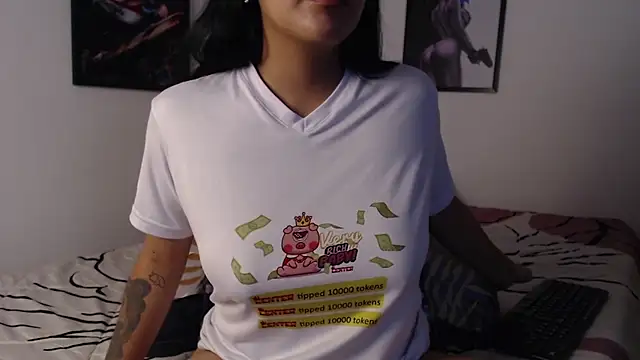 Snapshot of ariana_sweet87 chatting on 03/02/25, 02:43 ariana sweet87 online show from 03/02/25, 02:43