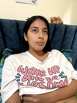 Snapshot of ariana_sweet87 chatting on 09/15/25, 07:47 ariana sweet87 online show from 09/15/25, 07:47