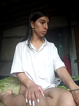 Snapshot of Ariell_Kieran chatting on 02/14/25, 07:02 Ariell Kieran online show from 02/14/25, 07:02