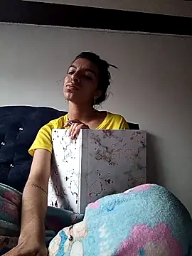 Snapshot of Ariell_Kieran chatting on 02/17/25, 08:36 Ariell Kieran online show from 02/17/25, 08:36