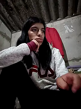 Snapshot of Ariell_Kieran chatting on 02/19/25, 09:03 Ariell Kieran online show from 02/19/25, 09:03