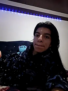 Snapshot of Ariell_Kieran chatting on 03/01/25, 11:15 Ariell Kieran online show from 03/01/25, 11:15