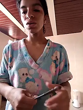 Snapshot of Ariell_Kieran chatting on 03/09/25, 04:33 Ariell Kieran online show from 03/09/25, 04:33