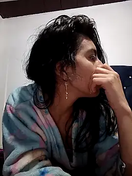 Snapshot of Ariell_Kieran chatting on 03/11/25, 11:59 Ariell Kieran online show from 03/11/25, 11:59