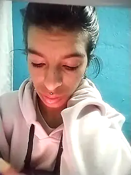 Snapshot of Ariell_Kieran chatting on 09/22/25, 07:32 Ariell Kieran online show from 09/22/25, 07:32