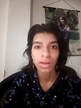 Snapshot of Ariell_Kieran chatting on 10/04/25, 06:17 Ariell Kieran online show from 10/04/25, 06:17