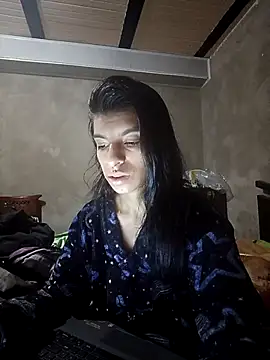 Snapshot of Ariell_Kieran chatting on 10/11/25, 05:50 Ariell Kieran online show from 10/11/25, 05:50