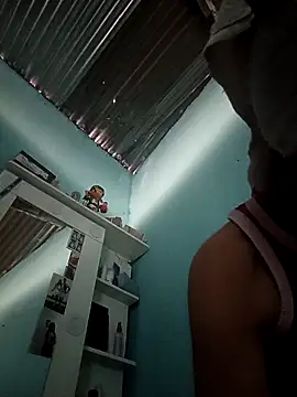 Snapshot of Ariell_Kieran chatting on 10/22/25, 05:56 Ariell Kieran online show from 10/22/25, 05:56