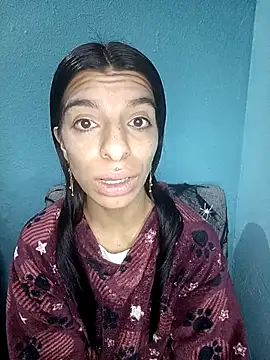 Snapshot of Ariell_Kieran chatting on 10/31/25, 02:12 Ariell Kieran online show from 10/31/25, 02:12