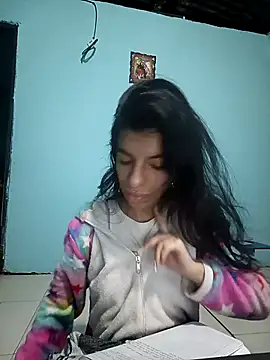 Snapshot of Ariell_Kieran chatting on 11/11/25, 08:03 Ariell Kieran online show from 11/11/25, 08:03