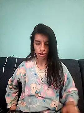 Snapshot of Ariell_Kieran chatting on 11/21/25, 08:51 Ariell Kieran online show from 11/21/25, 08:51