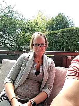 Fuxy-love69 online show from 04/18/26, 12:53