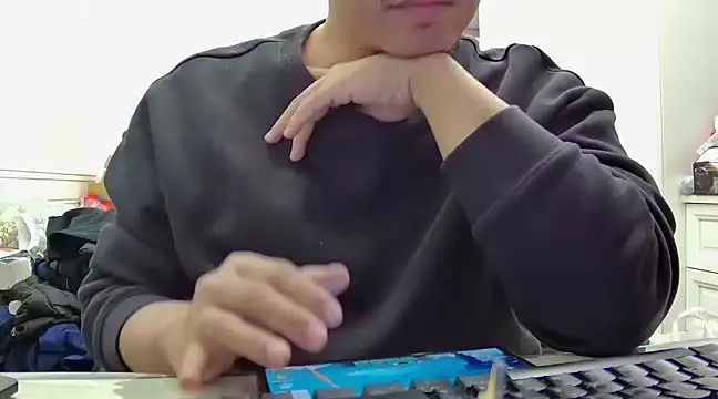 Snapshot of beartopslave chatting on 02/14/25, 06:23 beartopslave online show from 02/14/25, 06:23