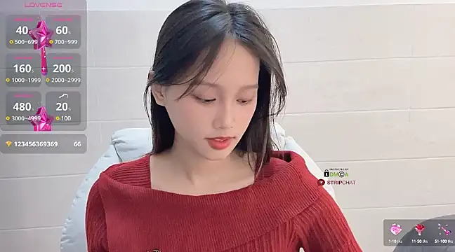 xunian71O online show from 02/13/25, 03:56