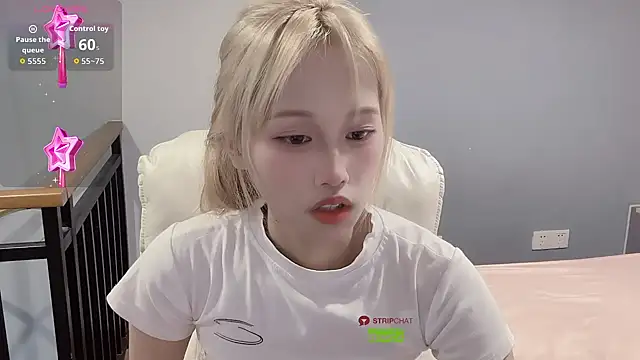 xunian71O online show from 09/30/25, 09:09