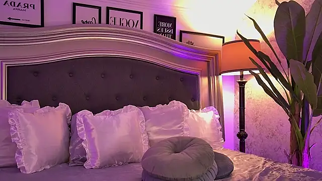 Snapshot of Amber_Luna chatting on 09/28/25, 05:24 Amber Luna online show from 09/28/25, 05:24