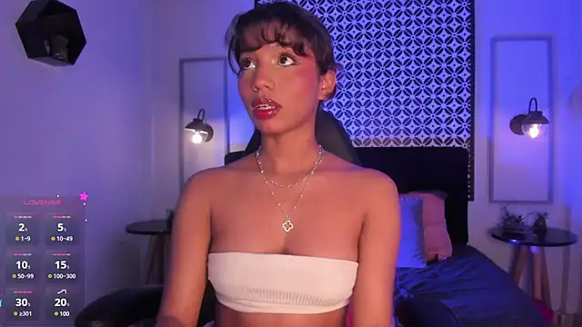 Gigi Strawberry online show from 03/07/25, 04:35