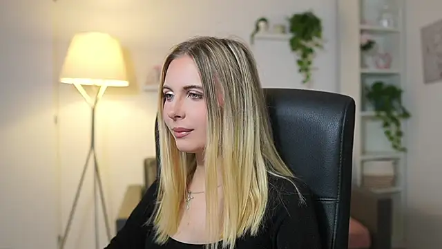 catecrago  online show from 12/17/25, 09:15