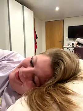 Lars-Lola online show from 12/05/25, 09:40