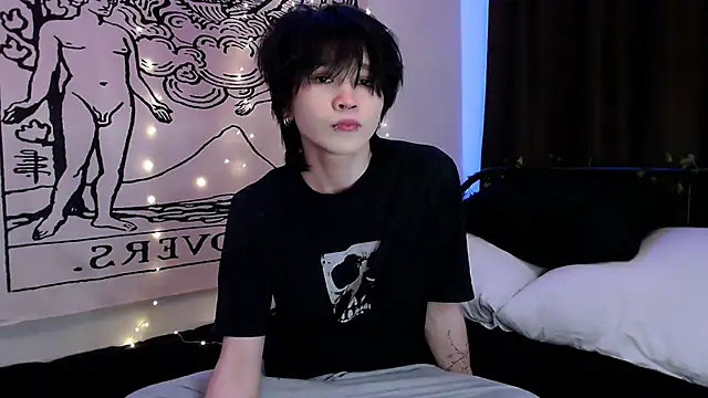 Snapshot of rennnuts chatting on 03/01/25, 11:28 rennnuts online show from 03/01/25, 11:28