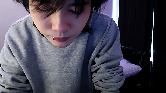 Snapshot of rennnuts chatting on 03/22/25, 12:57 rennnuts online show from 03/22/25, 12:57