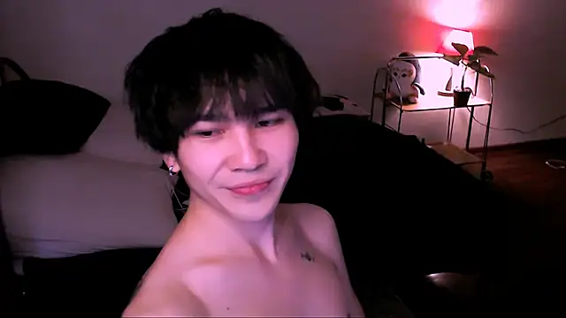 Snapshot of rennnuts chatting on 11/14/25, 11:53 rennnuts online show from 11/14/25, 11:53