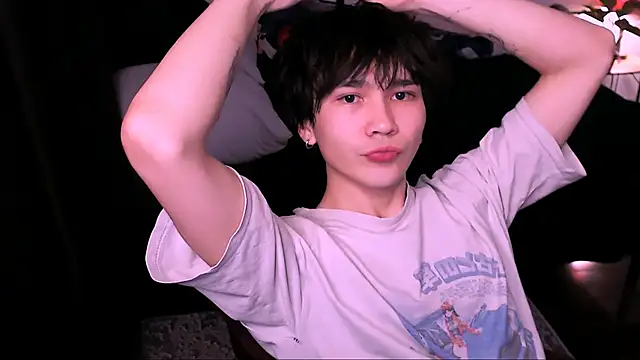 Snapshot of rennnuts chatting on 11/16/25, 02:44 rennnuts online show from 11/16/25, 02:44