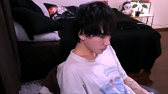 Snapshot of rennnuts chatting on 11/17/25, 03:18 rennnuts online show from 11/17/25, 03:18