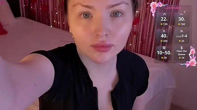 Lora Rosee online show from 04/09/26, 12:10