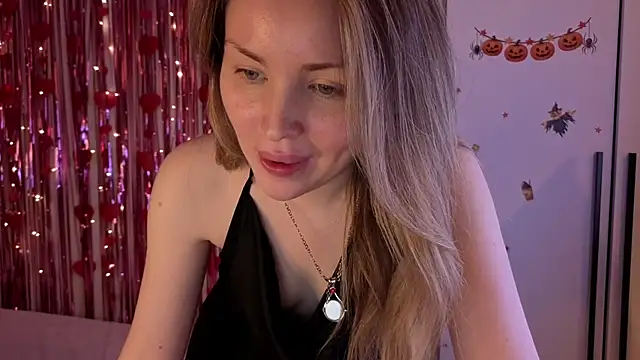 Snapshot of Lora_Rosee chatting on 05/31/26, 06:09 Lora Rosee online show from 05/31/26, 06:09