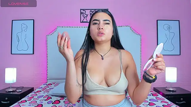  Emma whiitee  online show from 11/01/25, 01:13