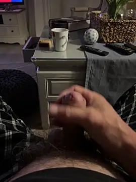 Snapshot of Avignon1963 chatting on 04/14/26, 04:40 Avignon1963 online show from 04/14/26, 04:40