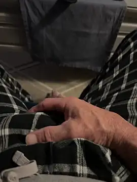 Snapshot of Avignon1963 chatting on 04/15/26, 03:24 Avignon1963 online show from 04/15/26, 03:24